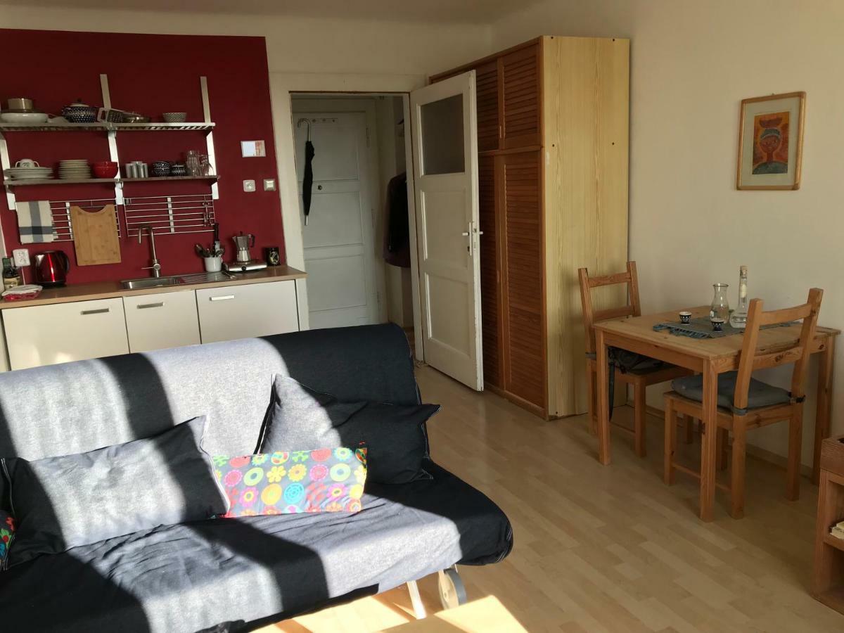 Cosy Flora Nest Apartment Prague Luaran gambar