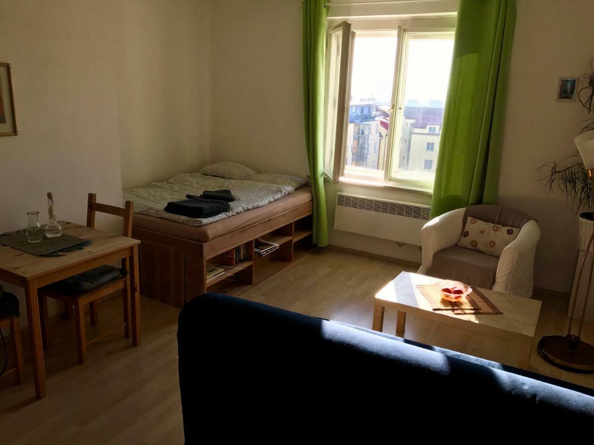 Cosy Flora Nest Apartment Prague Luaran gambar